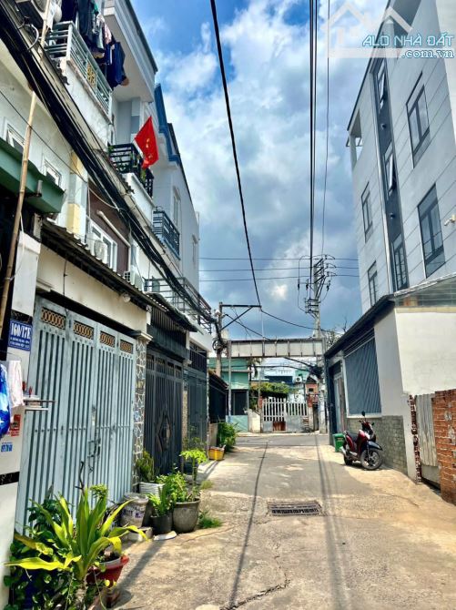 Nhà mới 1 trệt 2 lầu đường 6m huỳnh thị hai tân chánh hiệp