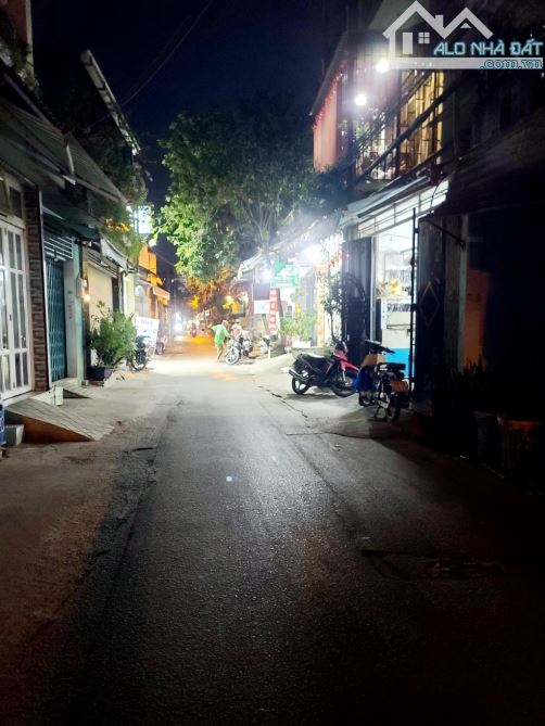 NHÀ XỊN 2 TẦNG NỞ HẬU - HXT - BÌNH TÂN - 4*10 - NHỈNH 2xxx TỶ