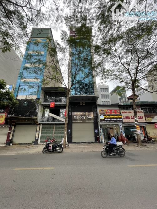 Nhô 29 tỷ cần bán tòa văn phòng mặt phố trung tâm Văn Quán view hồ hiếm nhất quận