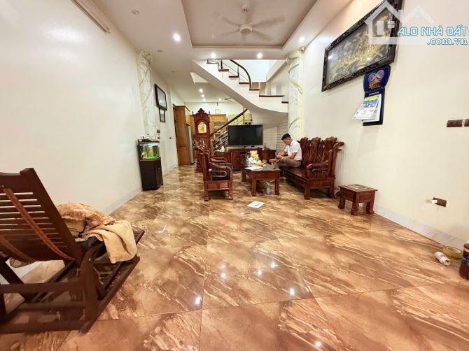 BÁN NHÀ PHỐ THÁI HÀ. 45M2, MT4M, VIP NHẤT QUẬN. THOÁNG TRƯỚC SAU. NHỈNH 15 TỶ