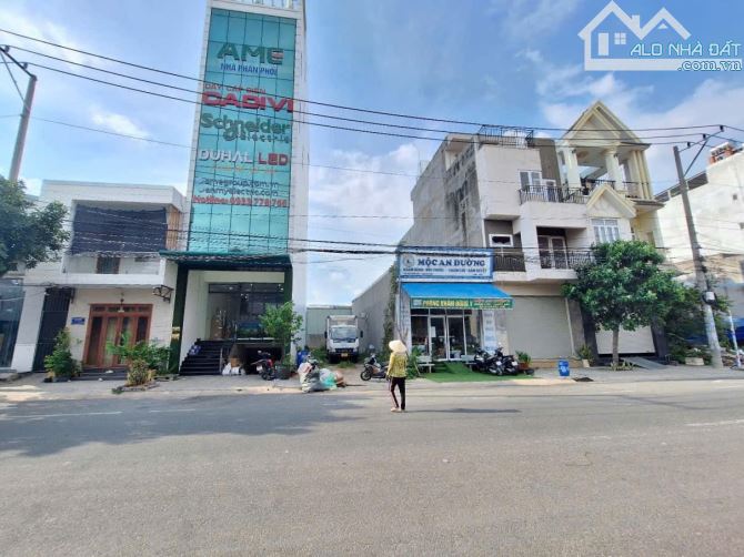 Nhà mặt tiền kinh doanh khu Việt Sing, sổ riêng hoàn công, 2353 Thuận An Bình Dương