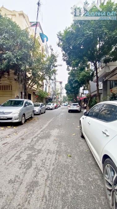 Bán Đất phân lô Dương Khuê 80m, mặt tiền 6m Vỉa hè rộng, kinh doanh đỉnh Sát ĐH Thương Mại