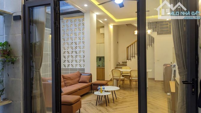 BÁN NHÀ HÀO NAM ĐỐNG ĐA 56m 3T Mt 5m GIÁ 7.7 TỶ NGÕ THÔNG KINH DOANH DÒNG TIỀN Ở SƯỚNG.