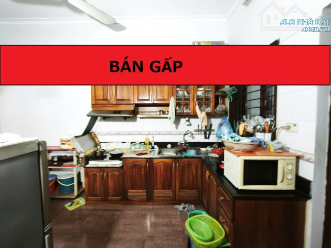 BÁN NHÀ LÔ GÓC PHỐ ĐÊ LA THÀNH – 3 MẶT THOÁNG – NGÕ THÔNG – 4 TẦNG – KINH DOANH TỐT