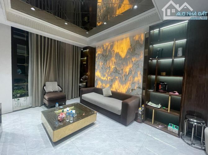 Bán Nhà Yên Hoà Cầu Giấy-Mặt Phố Kinh Doanh Oto Tránh Thang Máy-50m 7 Tầng Mt 7m Giá 27 Tỷ