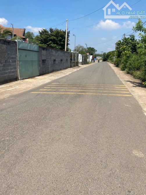 Đất mặt tiền đường nhựa sổ riêng full thổ cư,5,5x16 shr thổ cư.Xã Đồi 61- Trảng Bom. 850tr