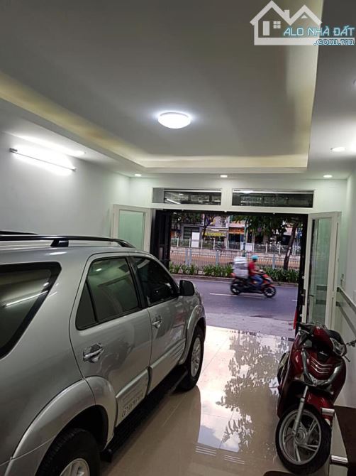 Nhà bán Hẻm Xe Hơi Đoàn Thị Điểm Phường 1 Quận Phú Nhuận Thành Phố Hồ Chí Minh.