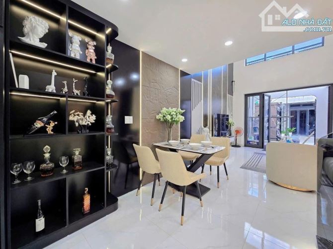 Bán nhà Phương Mai, Đống Đa, ô tô tránh, 57m2, 4t, gần ĐH Bách Khoa, ở, trên ở dưới KD.