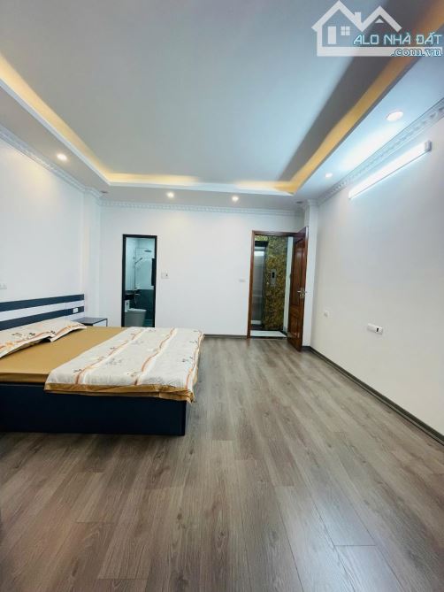 Nhà mới Cầu giấy đại học ngoại ngữ 6 tầng thang máy