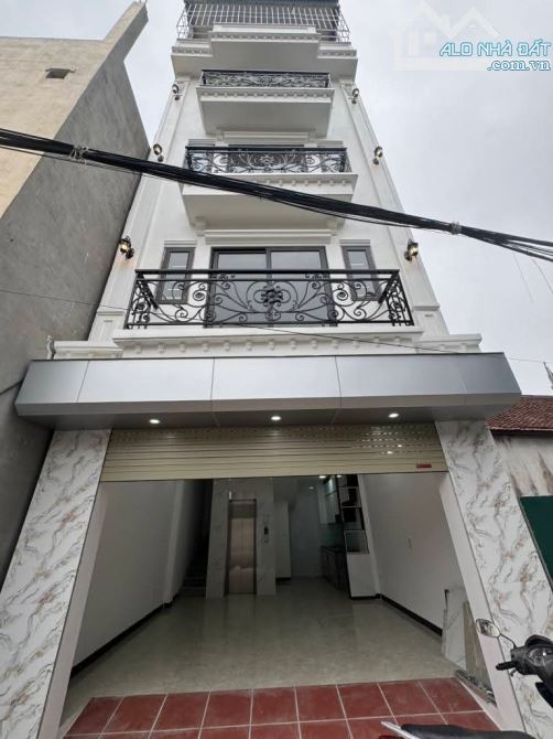 BÁN NHÀ LONG BIÊN GẦN AEON Mặt Tiền 5m DT 52m² X5 TẦNG – THANG MÁY – GARA Ô TÔ Nhỉnh 7 Tỷ.