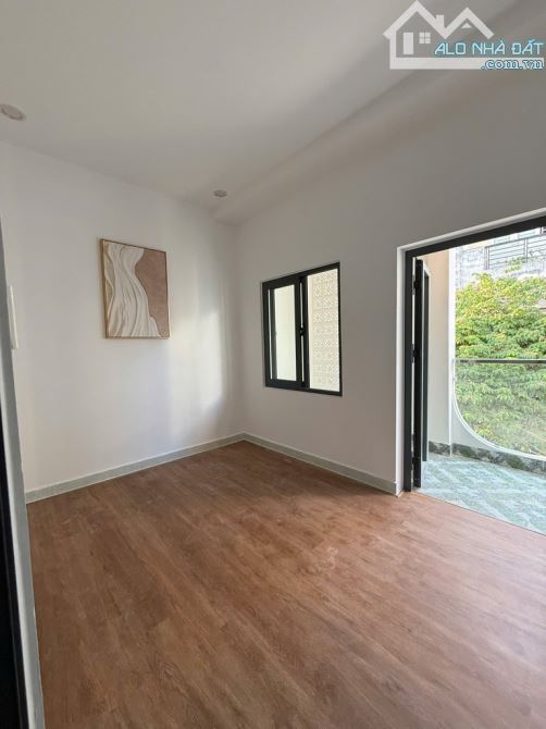 Nhà đẹp kiên cố, tân chánh hiệp q12 đường thông xe hơi