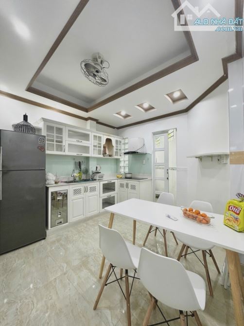 BÁN NHÀ ĐOÀN THỊ ĐIỂM, PHÚ NHUẬN - HẺM XE HƠI THÔNG - Ô TÔ NGỦ TRONG NHÀ - CHỈ 9,1 TỶ