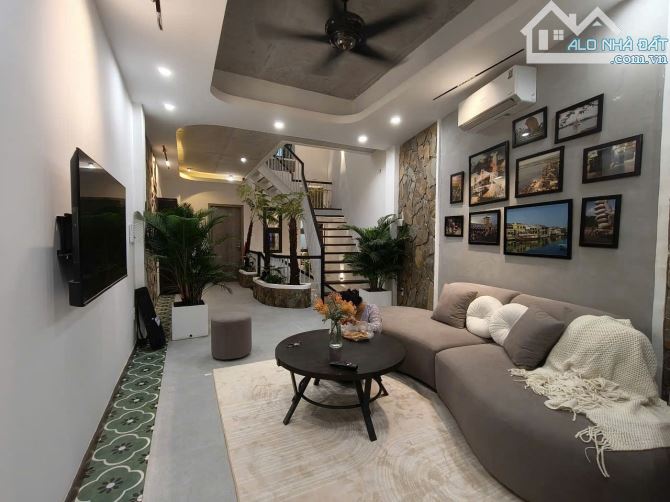Bán nhà 3 tầng, 100m2 (5x20) mặt tiền Mỹ Khê 7 - TT Sơn Trà