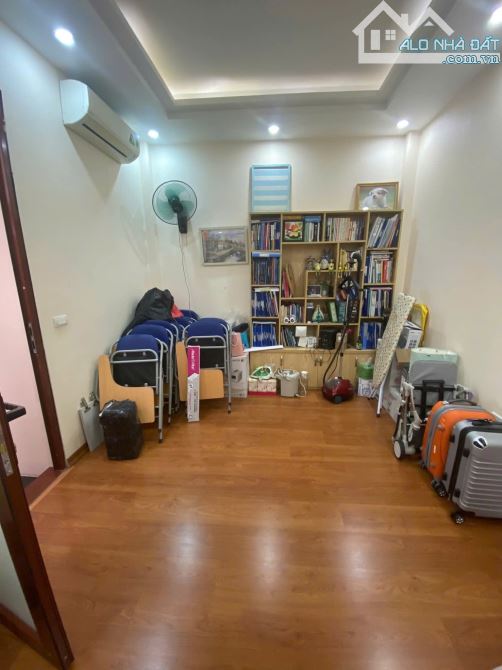 PHAN KẾ BÍNH - ĐỘI CẤN - CỐNG VỊ - BA ĐÌNH - THỰC TẾ 56M2 - 4,5 TẦNG - MT 4.5 - CHỈ 10.8 T