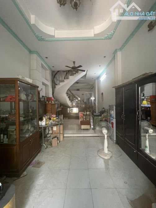 Bán nhà mặt tiền KDC Đồng Diều Phường 4 Quận 8. Nhà mặt tiền 24m vị trí đống đúc thuận tiệ