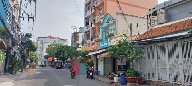 MẶT TIỀN 16M HUỲNH THỊ HAI QUẬN 12 - NHÀ CẤP 4, HƠN 115M2, NGANG 7M, GẦN ĐẠI HỌC GTVT.
