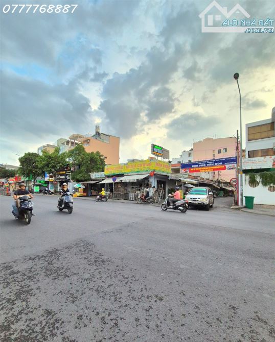 SP đầu tư hiếm Góc 2MT Nguyễn Oanh, DT 865m2 giá 72 tỷ.
