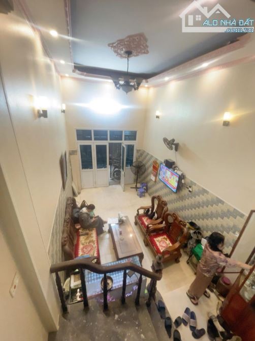 BÁN NHÀ TÂN MAI - 33M2, 5 TẦNG, MT 4M, NGÕ THÔNG, 30M RA PHỐ, GẦN CHỢ, TRƯỜNG, 6.3 tỷ (CÓ
