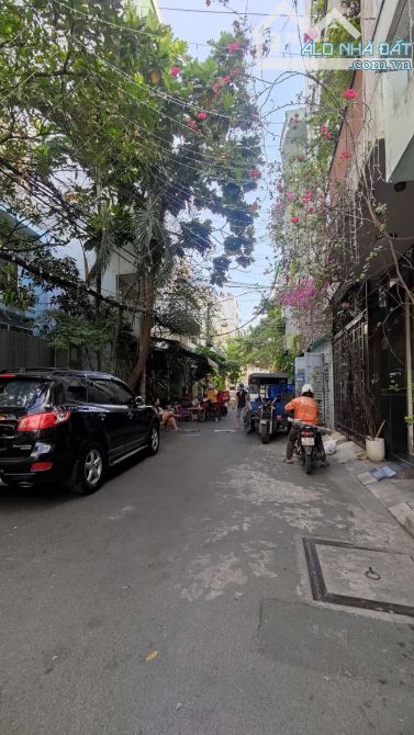Bán nhà hẻm 8m Thoại Ngọc Hầu Tân Phú 8x19.5m đúc 1 lầu giá 19 tỷ TL (cách Âu Cơ 200m)