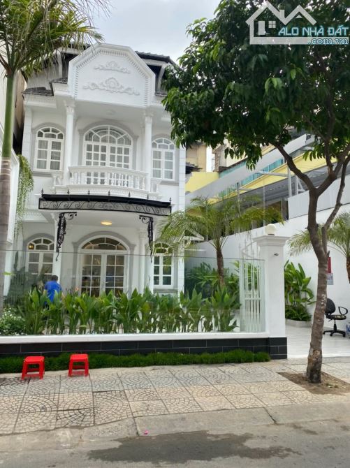 Mặt tiền VIP Phan Kế Bính P.Đakao Q.1 Diện tích: 9 X 25m tiện xây mới Giá 135 Tỷ