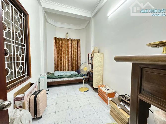 NHÀ ĐẸP CHÍNH KINH THANH XUÂN - Ô TÔ ĐỖ CỬA - DT44M2 GIÁ NHỈNH 10 TỶ
