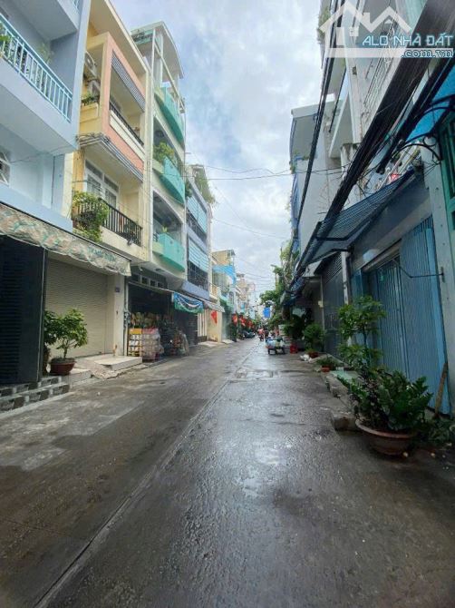 Bán nhà hẻm vip đường Bàu Cát Đôi, P12, Tân Bình. DT: 4.5x24m, giá 12.4 tỷ TL