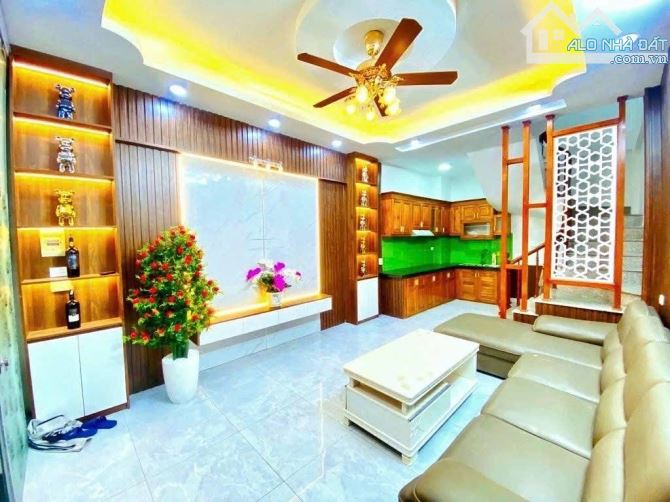 CẦN BÁN NHANH NHÀ NGỌC LÂM  -42M2 - GIÁ CHỈ 4.85 TỶ -NHÀ ĐẸP DÂN XÂY -LÔ GÓC 2 MẶT THOÁNG
