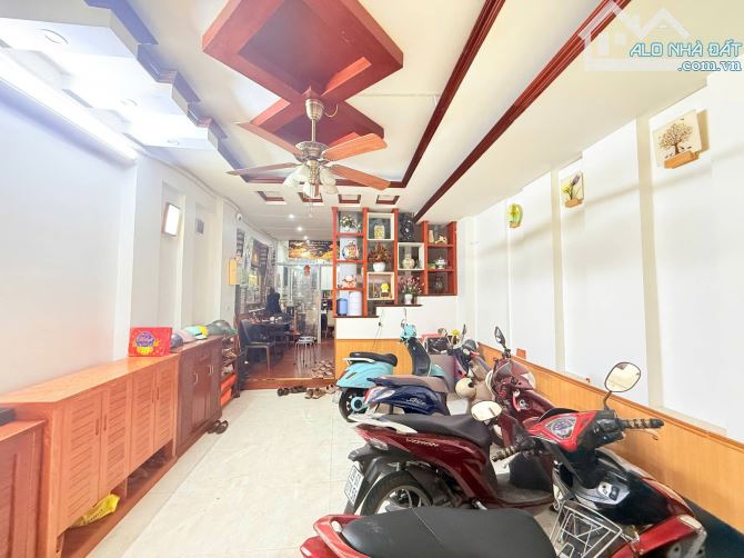 🌟 Bán Nhà Mặt Ngõ Quan Nhân, Thanh Xuân – 62m² x 4 Tầng, Thang Máy, Gara Ô Tô – Giá 16 Tỷ
