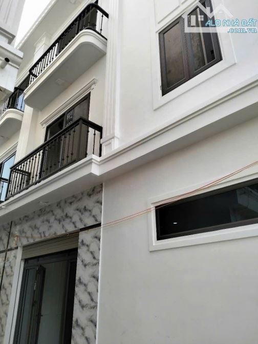 BÁN NHÀ 3 TẦNG CHỢ ĐÔNG LÃM - Ô TÔ ĐỖ CỬA - CÓ SÂN RIÊNG