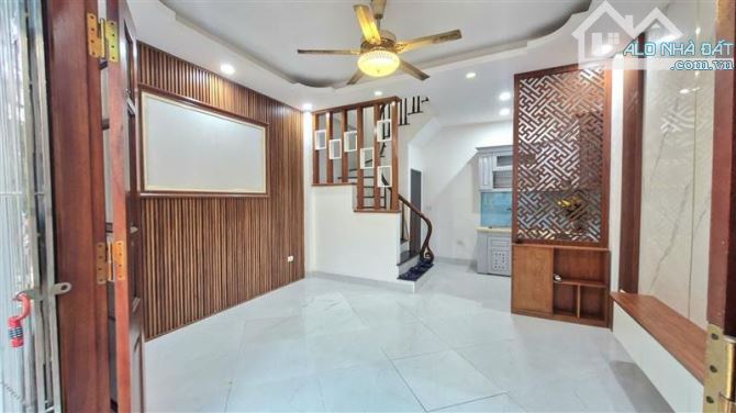 NHÀ ĐẸP THÁI HÀ – 52M² – NGÕ THÔNG, THOÁNG – CÁCH PHỐ CHỈ 100M – GIÁ 11 TỶ