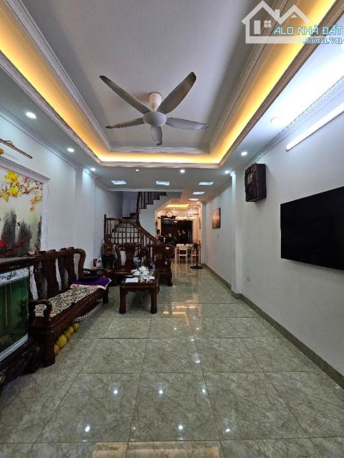 Nhà 4 tầng Dân xây Thanh Am, 2 thoáng trước sau, ô tô đỗ cửa, 56m, MT 3.4m, nhỉnh 6 tỷ