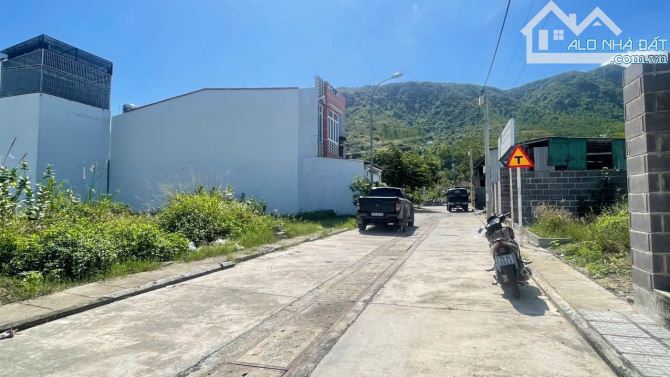 Cần bán 2 lô liền kề TĐC Hòn Rớ 2, phía sông,  cách mặt đường tất thành 50m