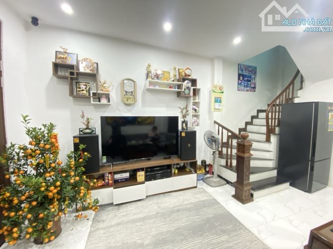 BÁN NHÀ PHƯƠNG CANH - MỚI,HƠN 6 TỶ, DTSD 56M2- Ô TÔ ĐỖ CỔNG -VÀI BƯỚC RA PHỐ