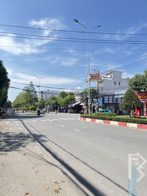 Bán nhà 10m mặt tiền đường Đồng Khởi, p.Trảng Dài, Biên hoà. cạnh bv y học cổ truyền