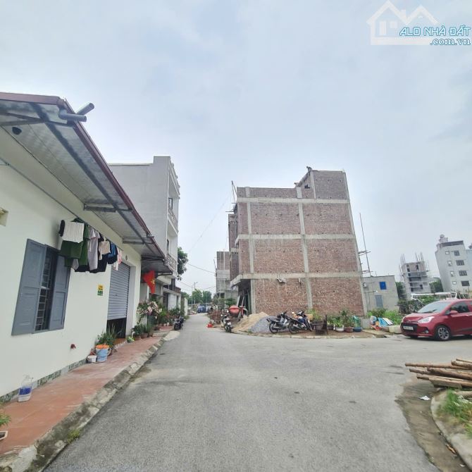 Bán lô góc Phương vỹ Vũ Ninh dt 113m mt 10m giá 9 tỷ