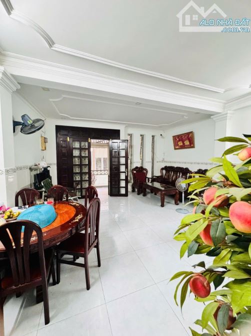 BÁN NHÀ MT HXH DƯƠNG BÁ TRẠC Q.8 GIÁ TỐT
