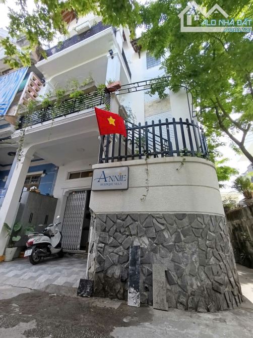 Cần tiền bán gấp nhà Trung tâm TP.Huế. Căn góc 3 mặt thoáng.