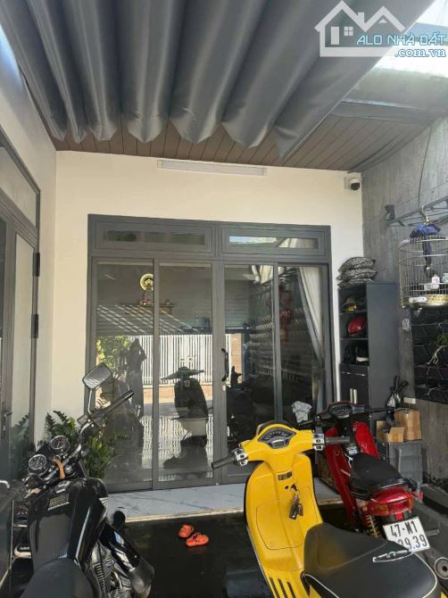 Bán căn nhà mặt tiền đường Pi Năng Tắc phường Tân Lập