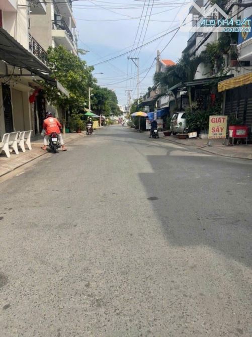 NHÀ HẺM NHỰA 8M, NGAY NGUYỄN HỮU TIẾN, LÊ TRỌNG TẤN - 130M2, NGANG HƠN 6M, 3 TẦNG - HƠN 13