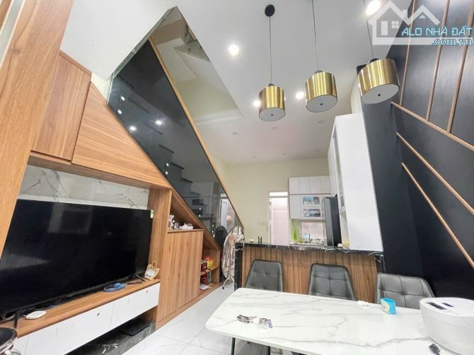 BÁN NHÀ MẶT TIỀN. ĐƯỜNG NỘI BỘ 14M PHƯỜNG SƠN KỲ - 4M x 14M - 4 TẦNG NHỈNH 8 TỶ TL.