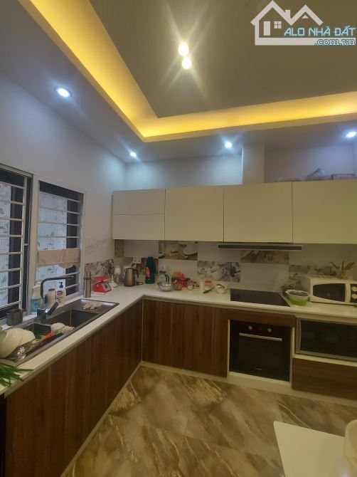 Phùng Chí Kiên, Nghĩa Đô, Cầu Giấy 84m2, 4 Tầng, phân lô, gara ô tô, gần phố, nhỉnh 16 tỷ.
