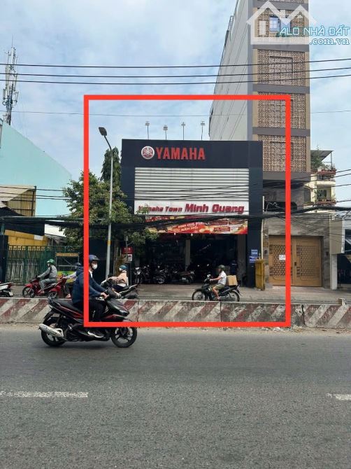 Bán nhà mặt tiền 8x35m Huỳnh Tấn Phát - Quận 7 gần KCX Tân Thuận