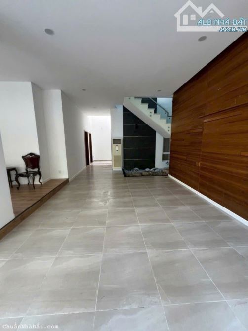 ĐỊNH CƯ BÁN GẤP BIỆT THỰ NGUYỄN VĂN ĐẬU , Q. BÌNH THẠNH    - Diện tích: 9m x 21m vuông