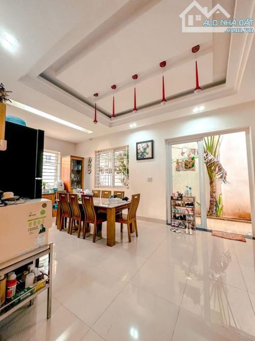 Siêu Phẩm Nhà Phố Đỗ Đức Dục – Đầu Tư Hay An Cư Đều Hoàn Hảo!  🌟