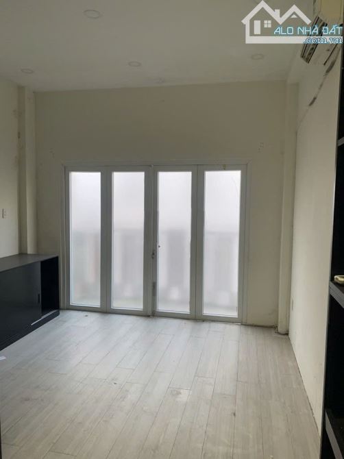 Mặt tiền Phạm Phú Thứ P.11 Tân Bình 32m2 3PN 4 Tầng mới cứng. Giá 18 triệu/ tháng