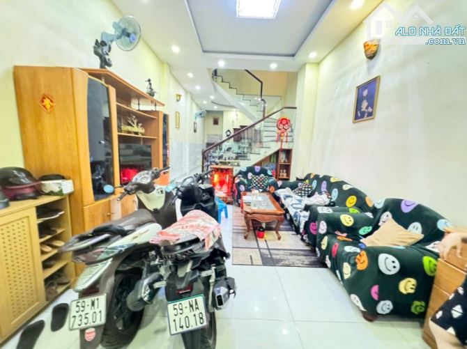 NHÀ ĐẸP 4 TẦNG Đ. HỒ VĂN LONG NGAY GÒ MÂY - HẺM XE TẢI THÔNG - 57M2 (4x14.3). CHỈ HƠN 5 TỶ
