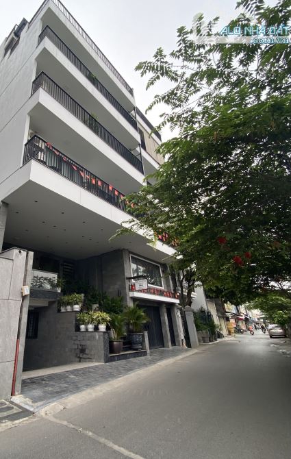 Đất Vàng Đầu Tư 2 Mặt Tiền Phố Trịnh Công Sơn Tây Hồ, DT 177M MT 9M Kinh Doanh.