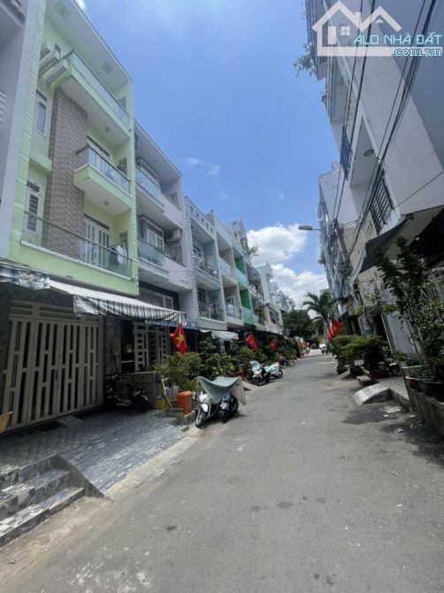 Bán Nhà MT Đường Số 10 , Khu Tên Lửa, 4x10 , 1 trệt 1 lầu, Gía 5.2 Tỷ , Lh : Kim Hữu