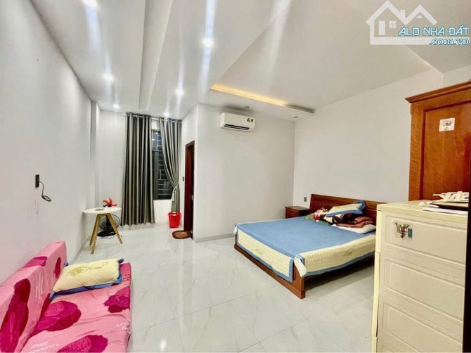 Cần bán nhà 4 tầng đường Lê Sỹ, Hòa Xuân vị trí đẹp, nằm đoạn đầu đường