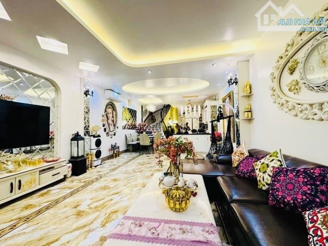 LÔ GÓC 3 MẶT THOÁNG - TIỆN ÍCH  TẶNG FULL NỘI THẤT CAO CẤP - NHÀ DÂN XÂY CỰC ĐẸP ! LÔ GÓC